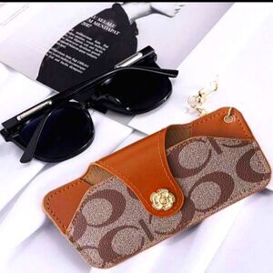 Retro Portable Sunglasses Case With Hook Fashion Accessories for Women